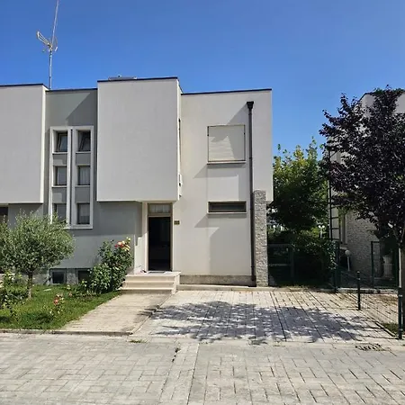 Perla Villa *